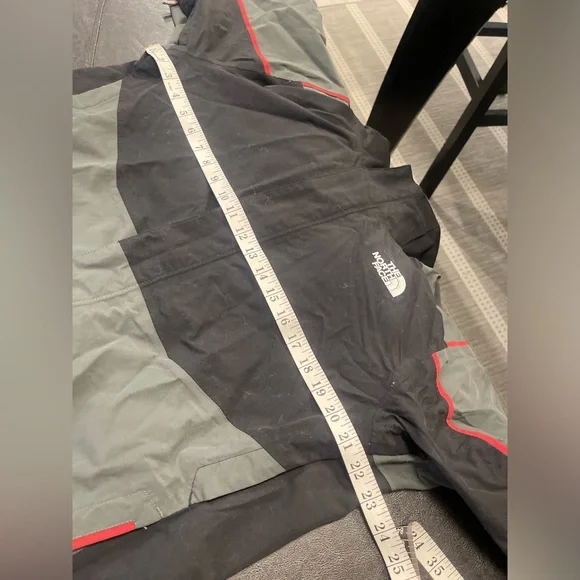 The North Face Hyvent men zip up Jacket M